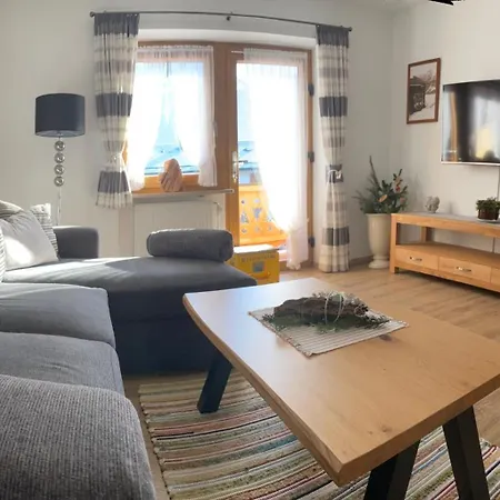 Haus Hochlenzerblick *
