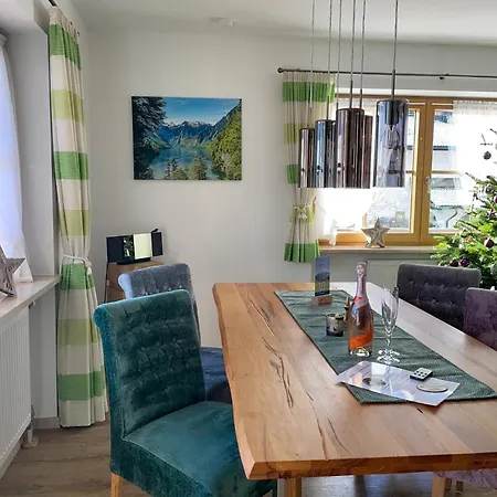 Haus Hochlenzerblick *